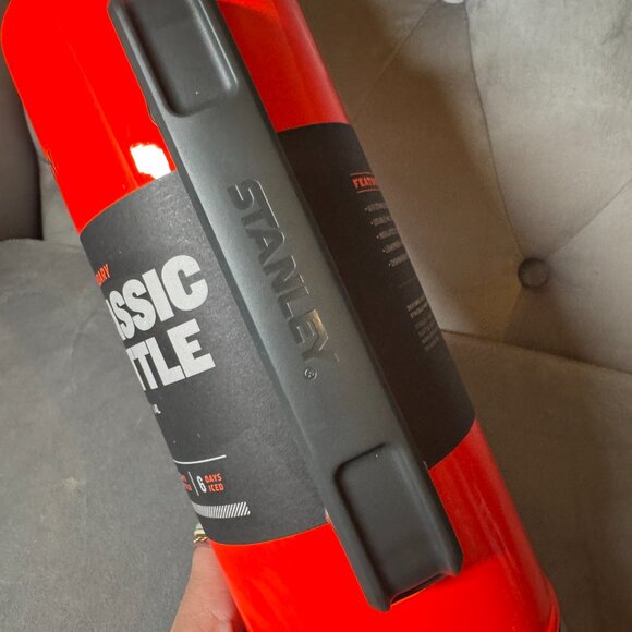 Stanley Legendary Vacuum Insulated‎ Bottle large 1.5 QT  1.4L- Orange neon - Picture 5 of 7